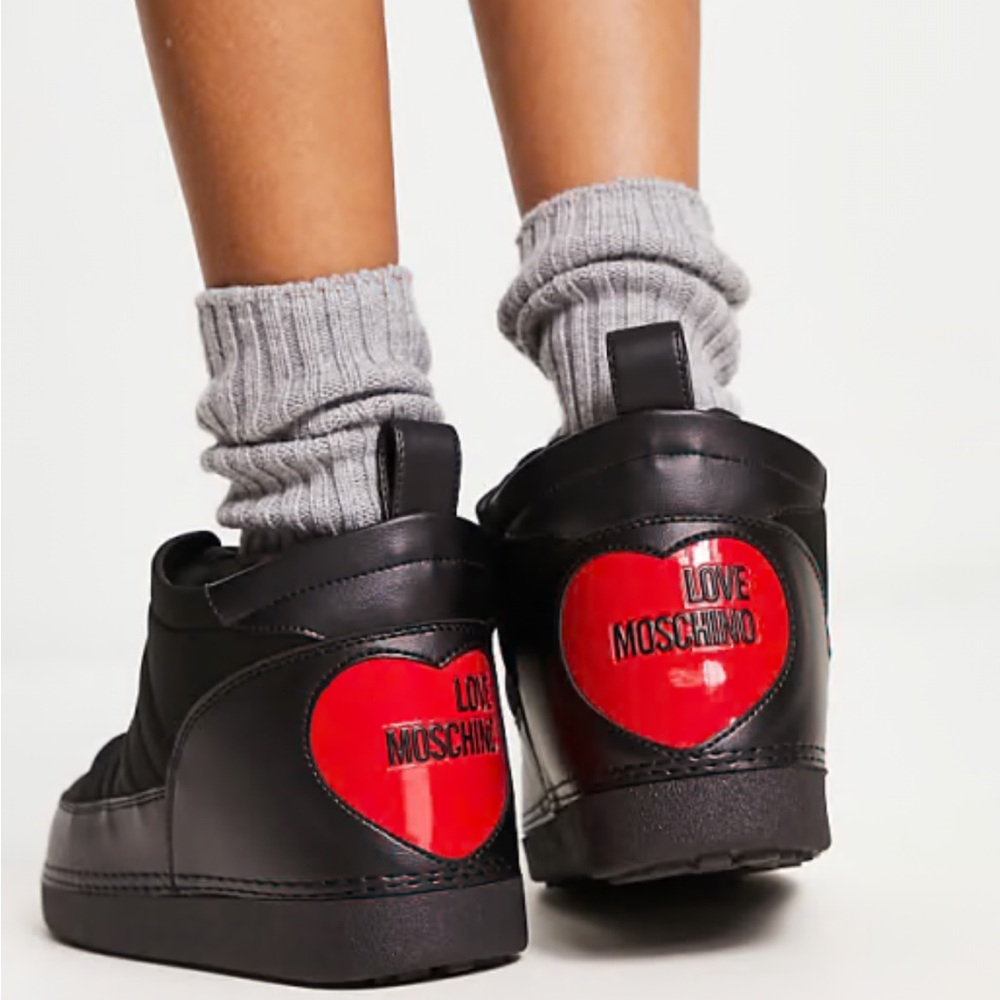 Love Moschino Black Sneakers/snow Boots  with Zip 35/36